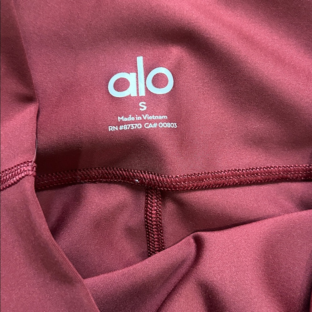 Alo Airlift maroon set size S - Picture 6 of 6